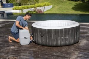 Bestway SaluSpa Bahamas Round Inflatable Spa with 120 Jets, 71 x 26-in, 2-4 Adults - Image 4