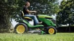 John Deere S140 48-inch Deck 22 HP Hydro Lawn Tractor - Image 9